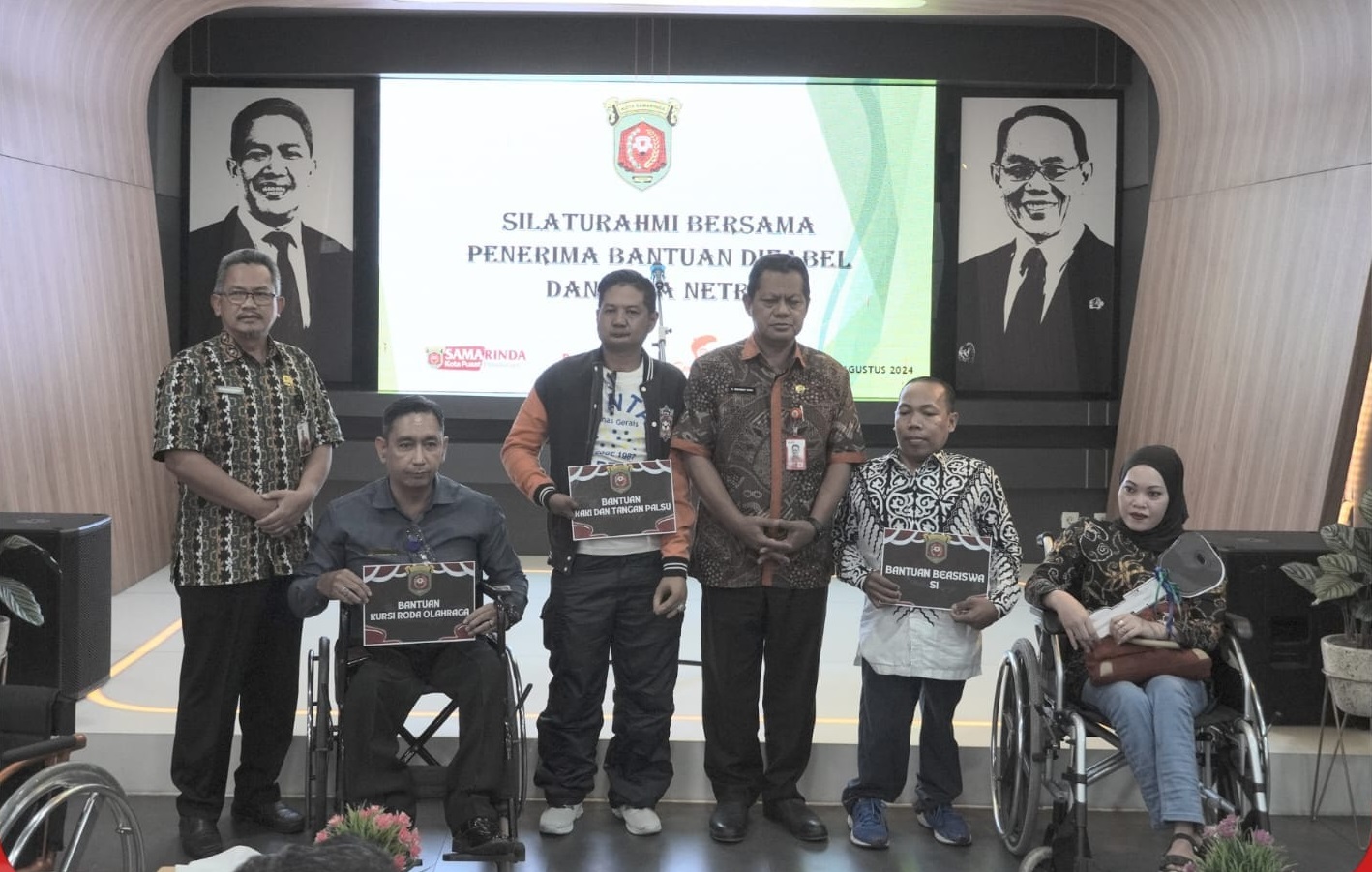 Pemkot Samarinda Serahkan Bantuan untuk Difabel dan Tunanetra