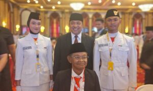 Jelang HUT RI, Gubernur Sulteng Terima Duplikat Bendera Pusaka Jelang HUT RI, Gubernur Sulteng Terima Duplikat Bendera Pusaka