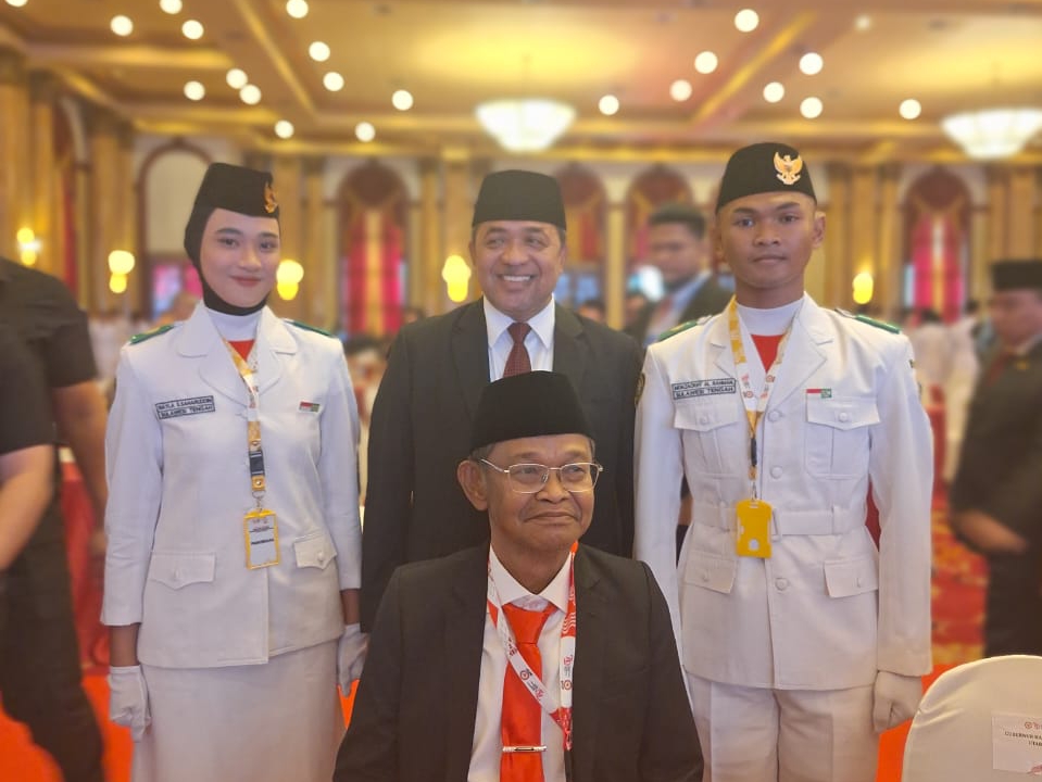 Jelang HUT RI, Gubernur Sulteng Terima Duplikat Bendera Pusaka