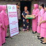 Polsek Batui dan Bhayangkari Salurkan Sembako