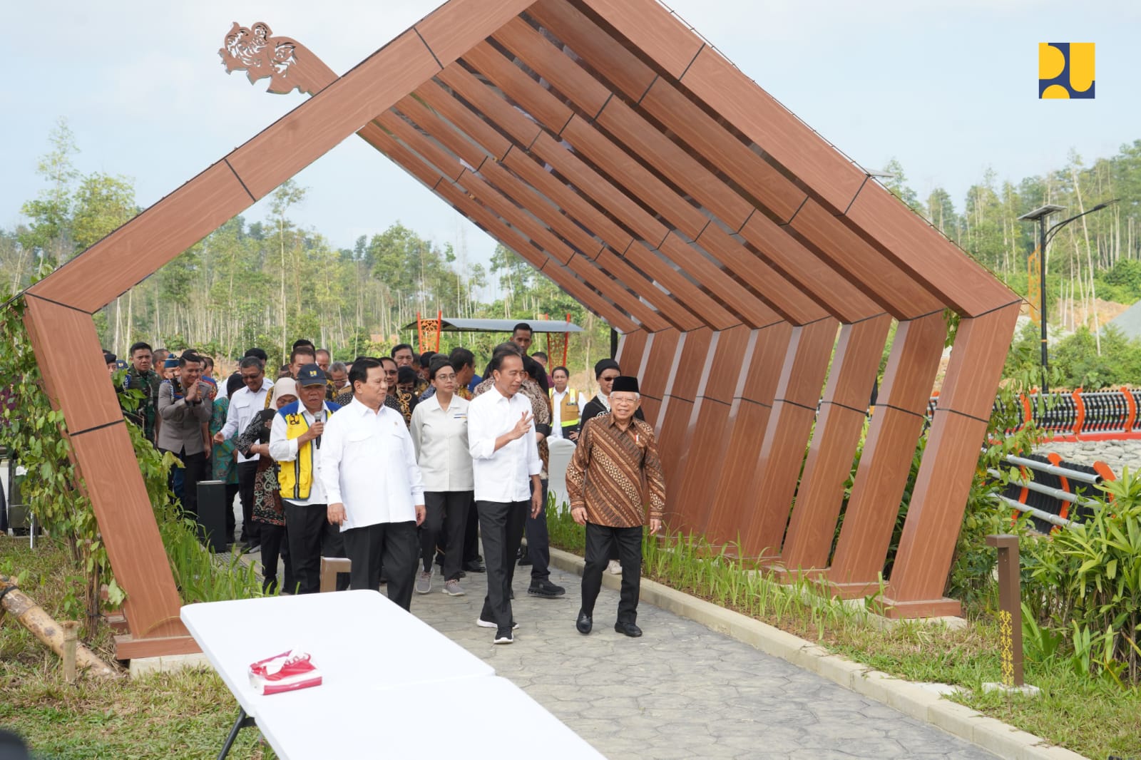 Presiden-Wapres Tinjau Embung MBH dan Plaza Seremoni IKN