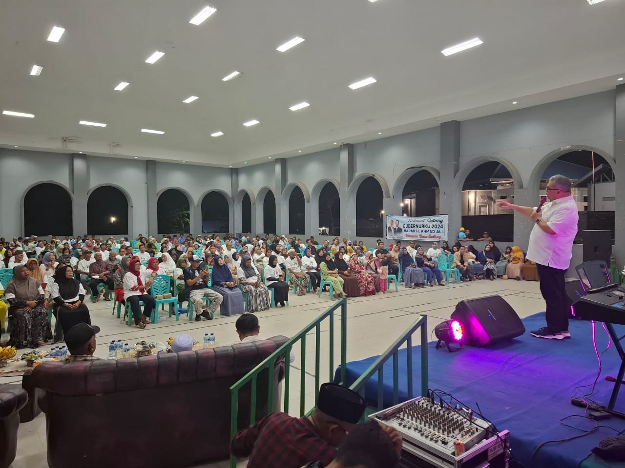 Ahmad Ali Serahkan Bantuan Ambulans di Huntap Tondo Palu