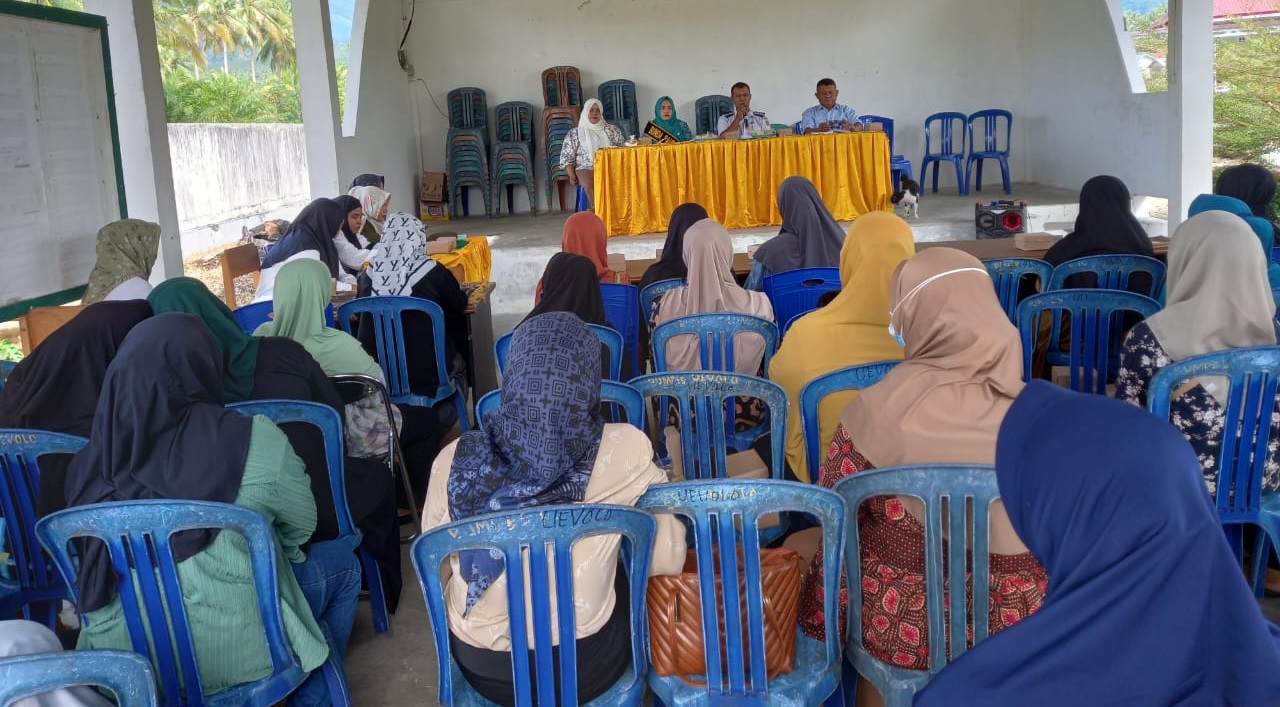 75 Orang Tua Siswa PAUD di Parimo Ikut Kelas Parenting PMT