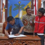Gubernur Sulteng Teken Berita Acara Serah Terima Bantuan Dana Parpol