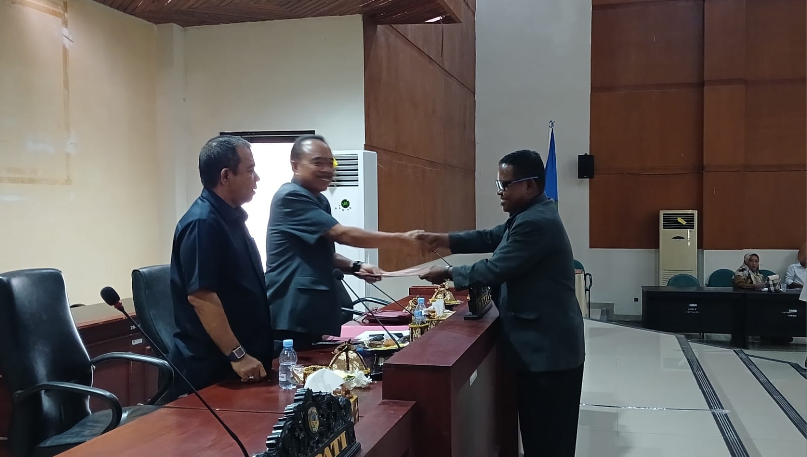 Tujuh Fraksi DPRD Parimo Setujui Dua Raperda Usulan Eksekutif