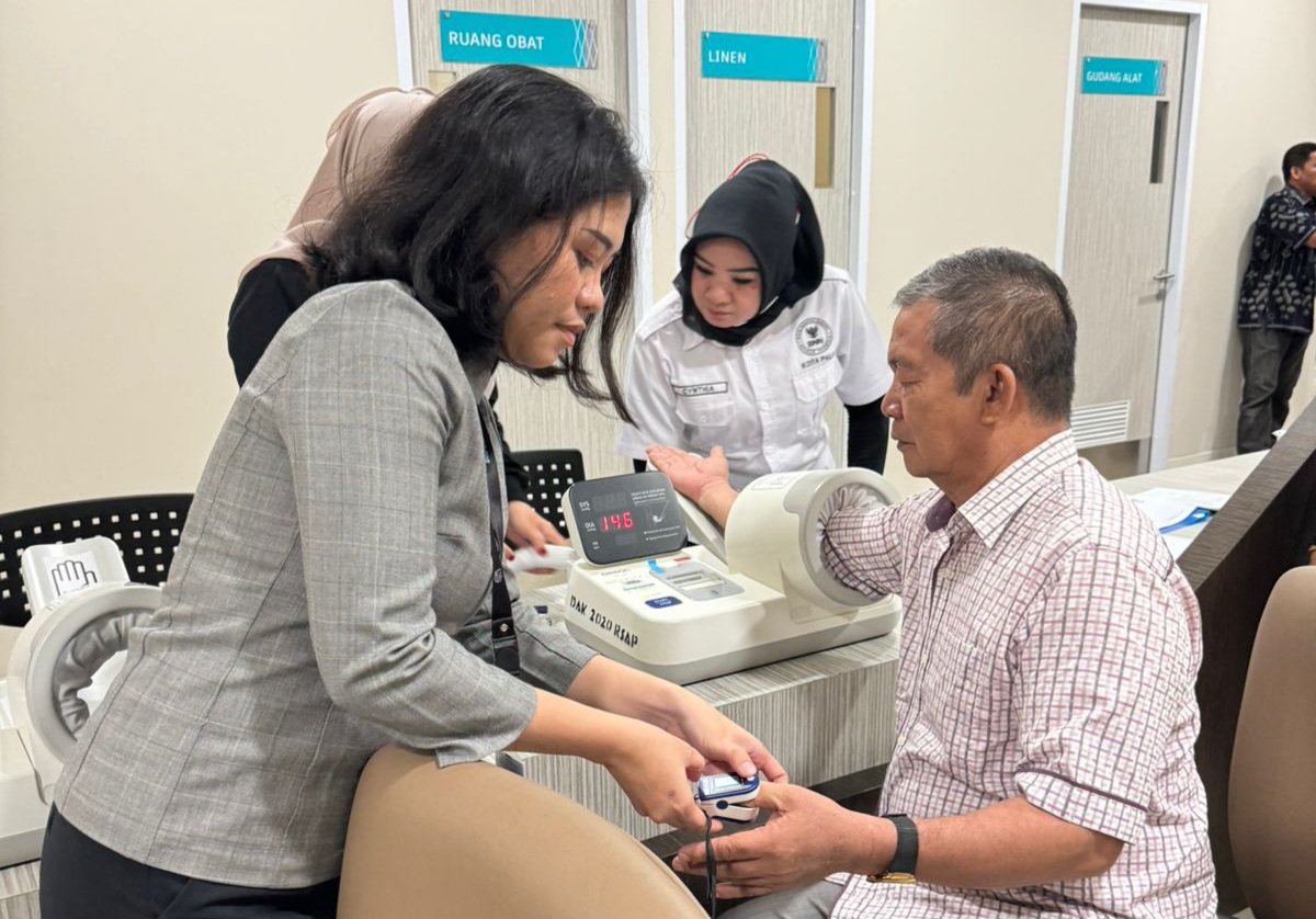 Usai Daftar di KPU, Lima Bakal Cakada Parimo Jalani Pemeriksaan Kesehatan