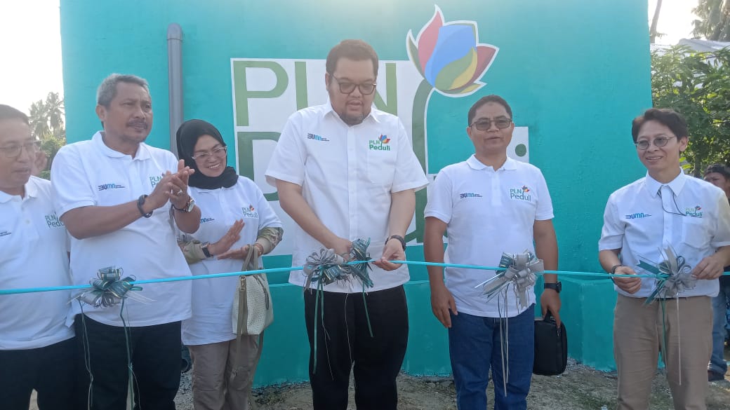 Diresmikan Pj Bupati Parimo, PT PLN Bangun Sarana Air Bersih di Desa Binangga