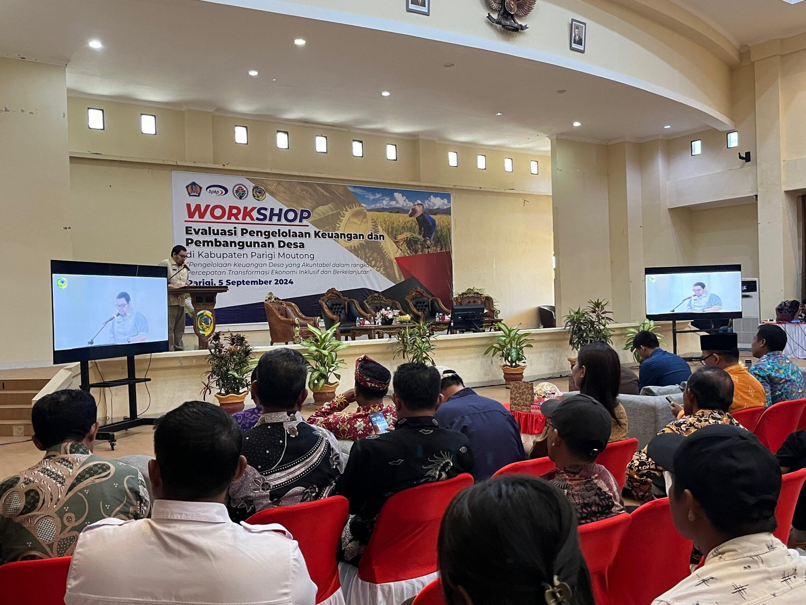 Camat-Kades di Parimo Ikuti Workshop Pengelolaan Keuangan dan Pembangunan Desa
