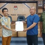 KPU Parimo Serahkan Hasil Penelitian Persyaratan Administrasi Bakal Cakada
