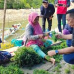 Nizar Rahmatu Kunjungi Petani Rumput Laut di Sejoli