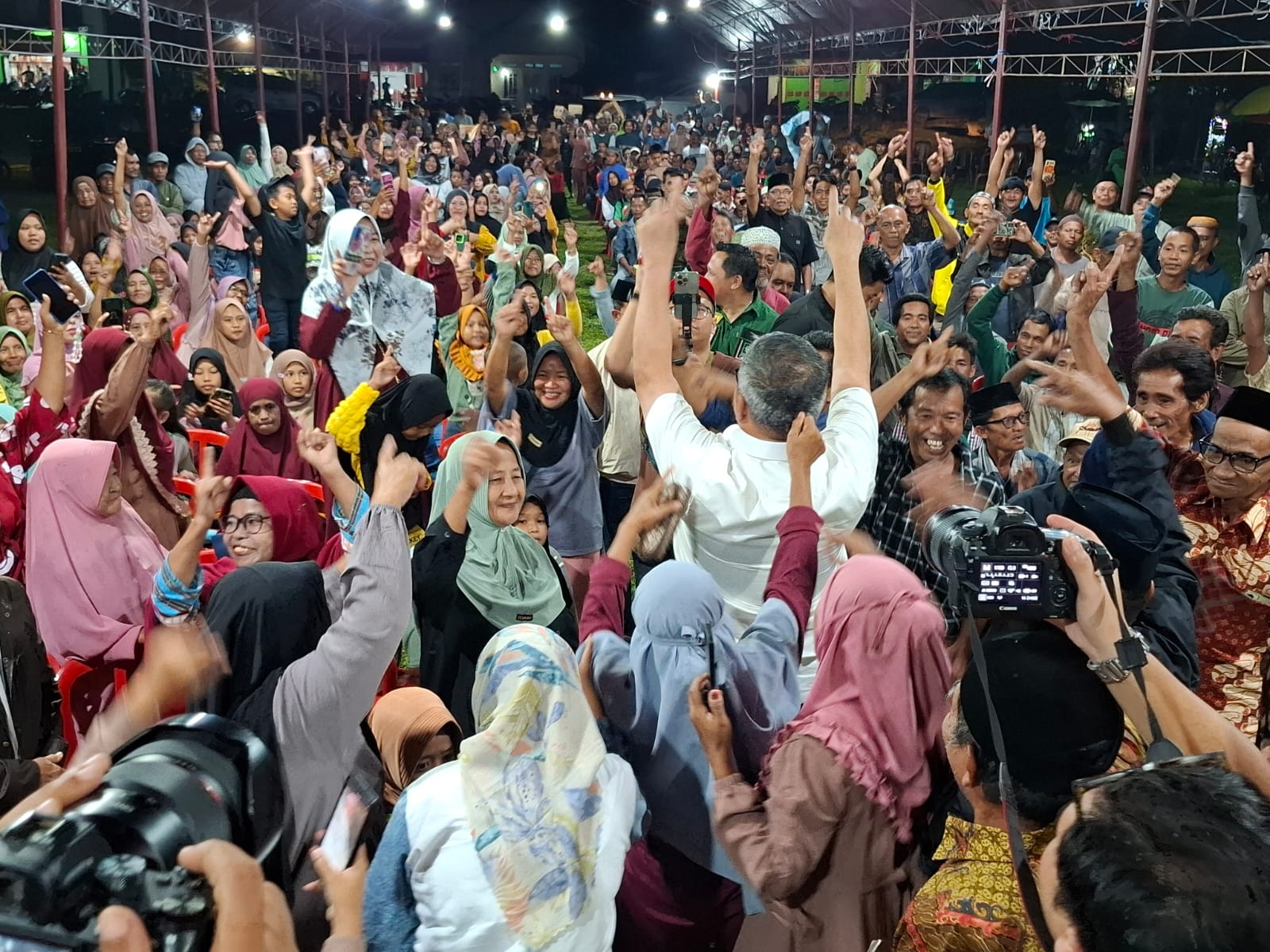 Joget Politik Riang Gembira Ahmad Ali di Pilkada Sulteng Jadi Tren Hingga ke Pelosok Desa