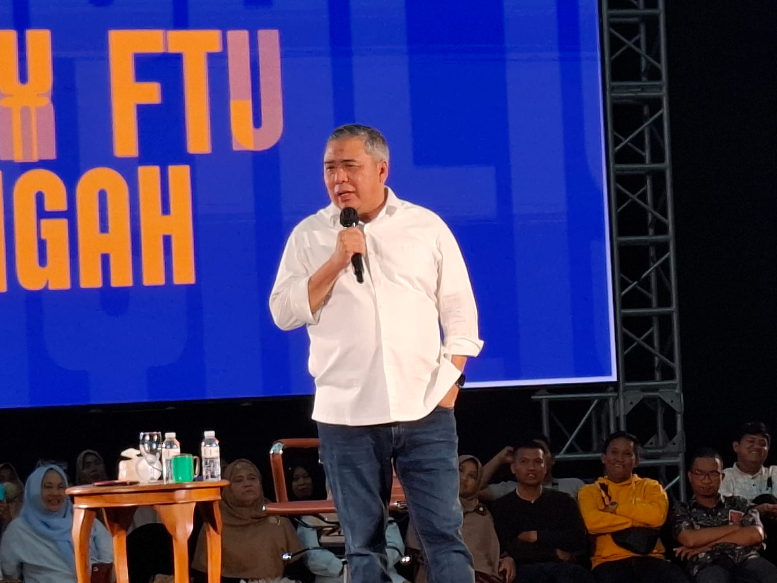 Kabar Gembira dari Ahmad Ali untuk Guru Honorer dan Tenaga Kesehatan di Sulteng