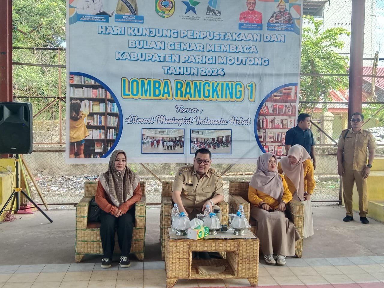 Kemeriahan Hari Kunjung Perpustakaan dan Bulan Gembar Membaca di Parimo