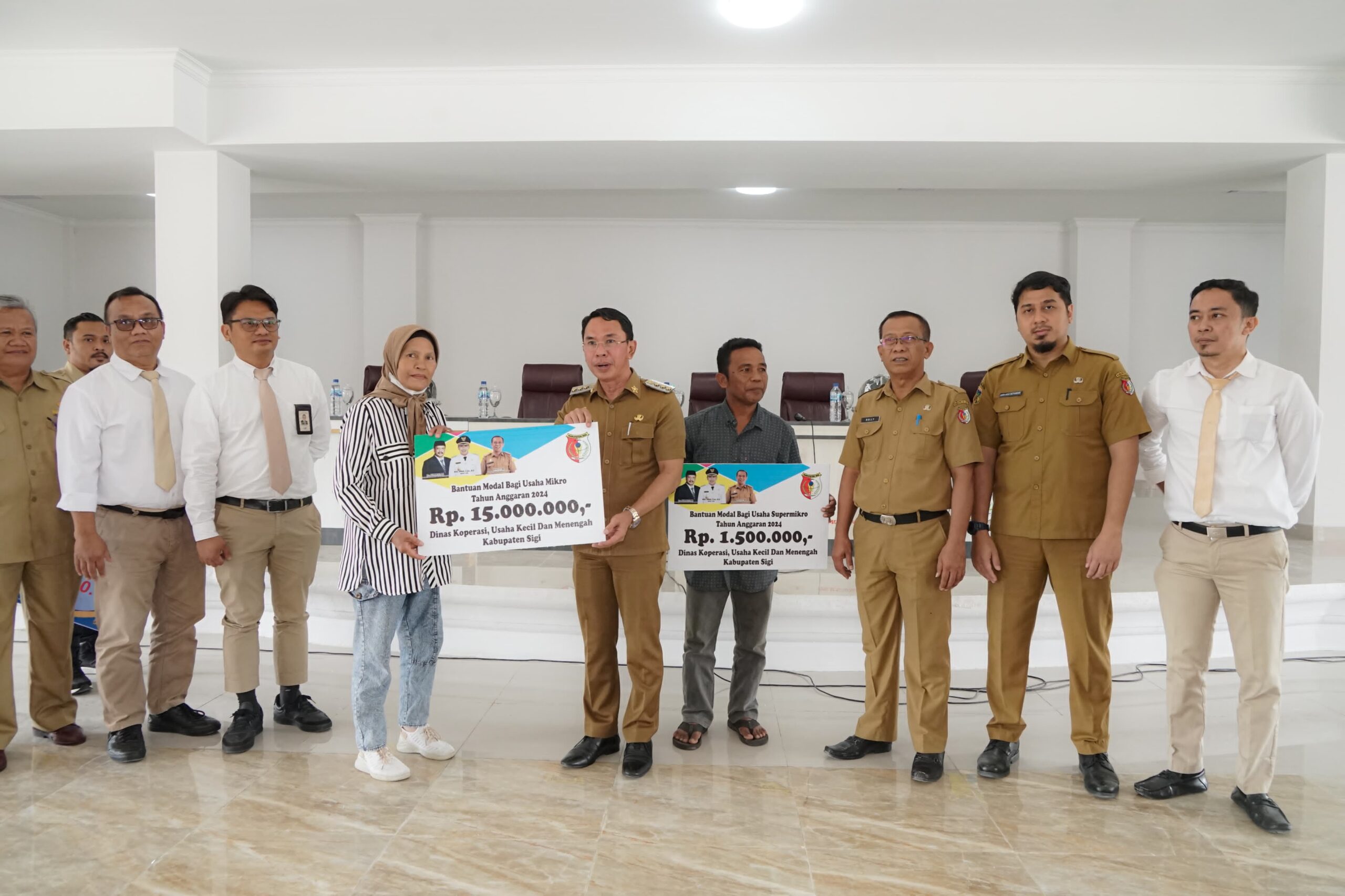 Pemda Sigi Salurkan Bantuan Modal Usaha Mikro dan Super Mikro