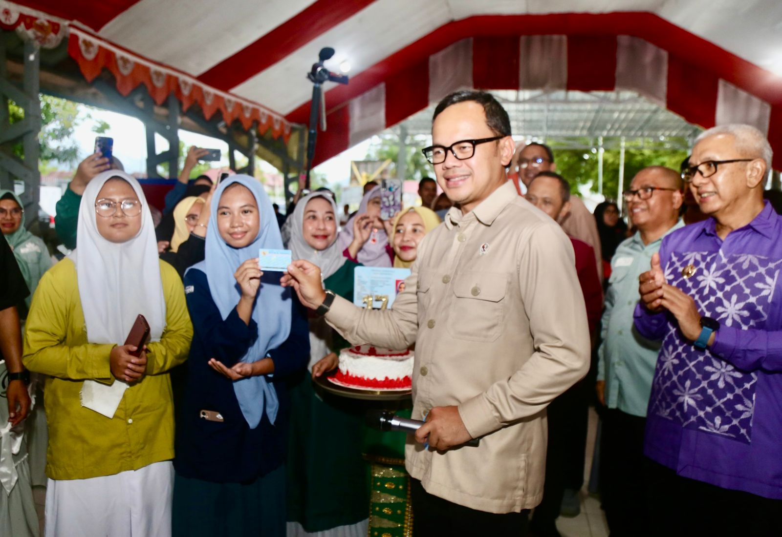 Jelang Voting Day, Kemendagri Instruksikan Penundaan Sementara Distribusi Bansos