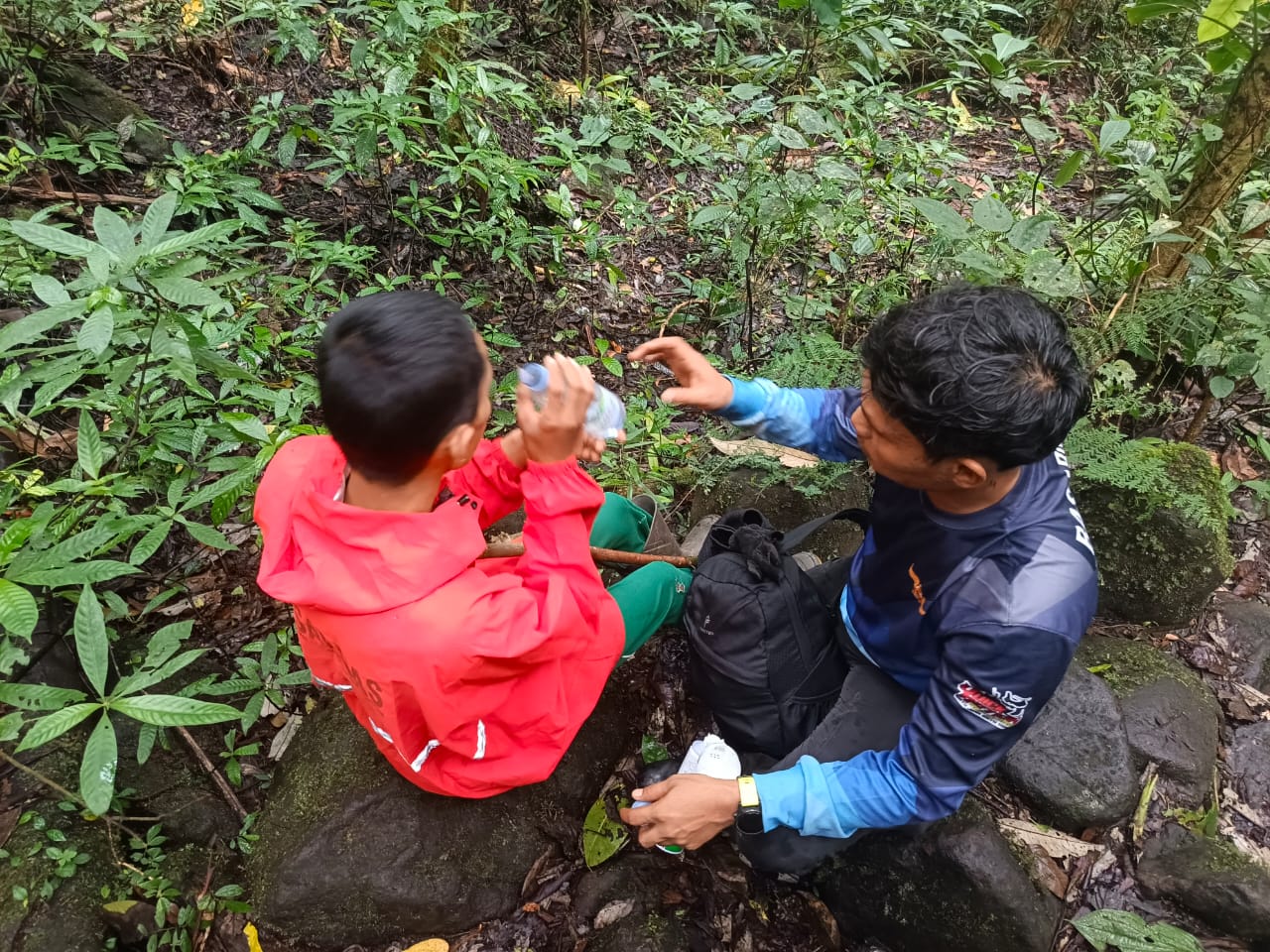 Tim SAR Evakuasi Pendaki yang Kelelahan di Gunung Nokilalaki Sigi