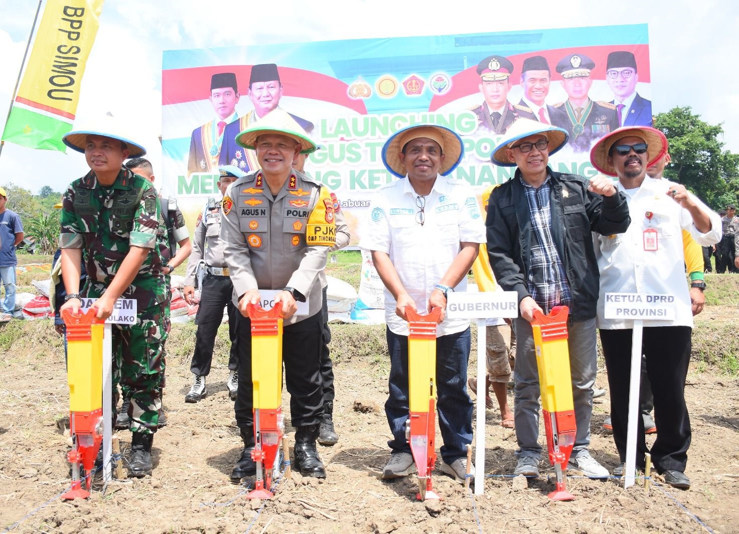 Dukung Asta Cita Presiden, Polda Sulteng Tanam Benih Jagung di Donggala