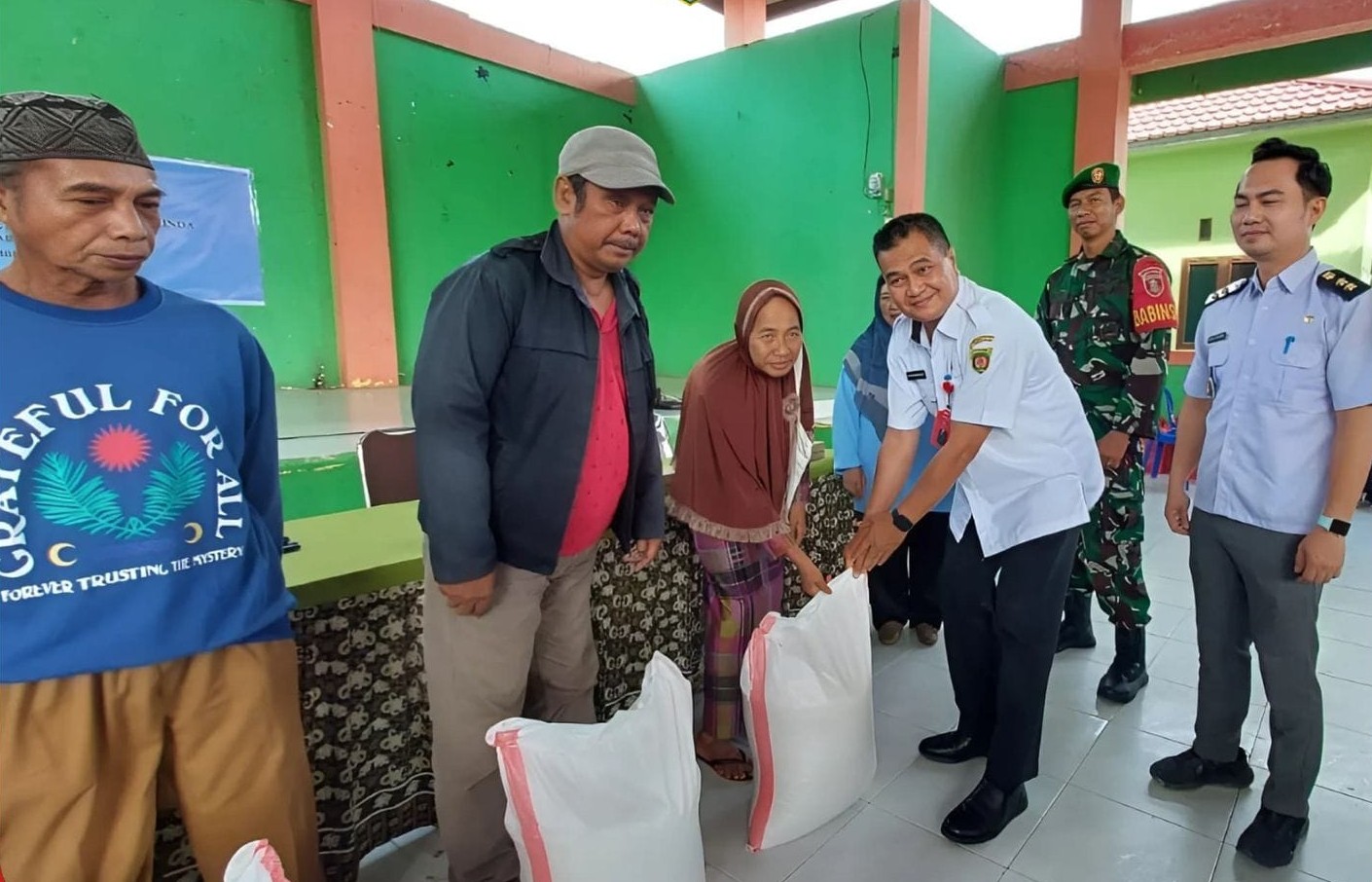 DKPP Samarinda Salurkan Bantuan Pangan ke Warga Simpang Pasir