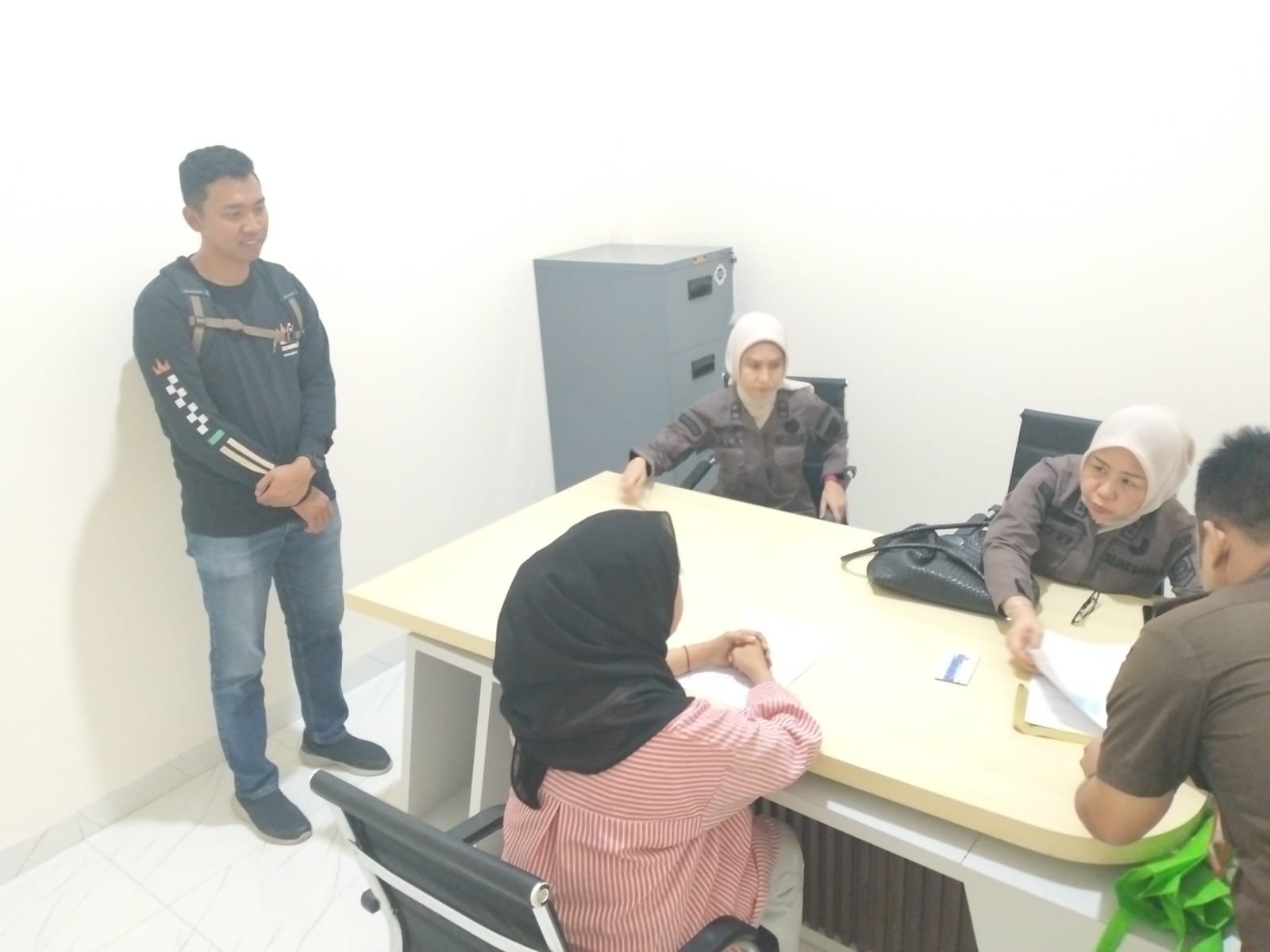 Tersangka Kasus Penipuan Jual Beli Ponsel Diserahkan ke Kejari Sigi