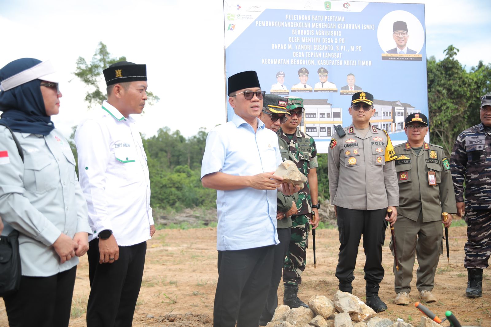 Optimaslisasi Potensi Produk Unggulan, Mendes PDT Kunjungi Sejumlah Desa di Kaltim