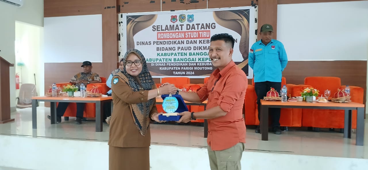 Cerdaskan Anak Bangsa, 37 Pengurus PKBM Asal Banggai Studi Tiru di Parimo