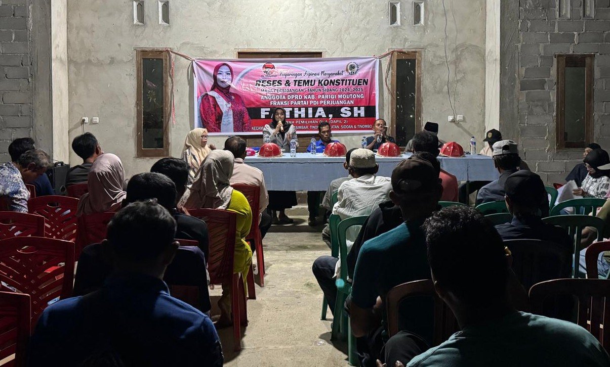 Gelar Reses, Fathia Berikan Bantuan kepada Warga Dapil 2 Parimo