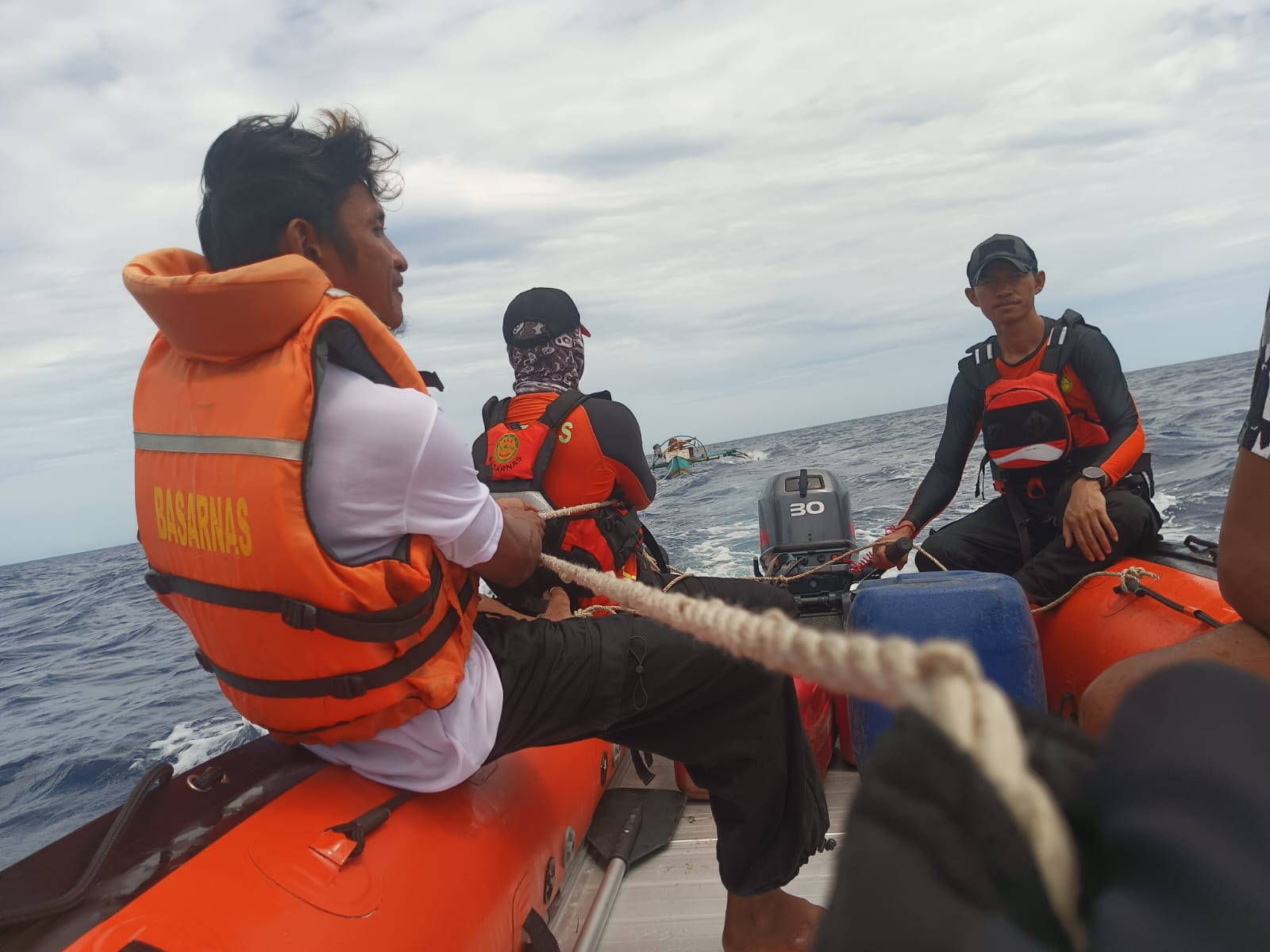 Tim SAR Cari Nelayan yang Belum Kembali dari Melaut di Parimo