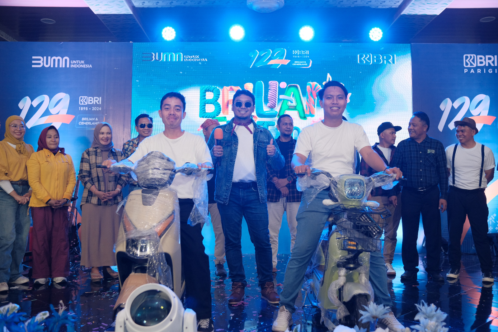 Zumba dan Game Building Meriahkan HUT ke-129 BRI di Parigi