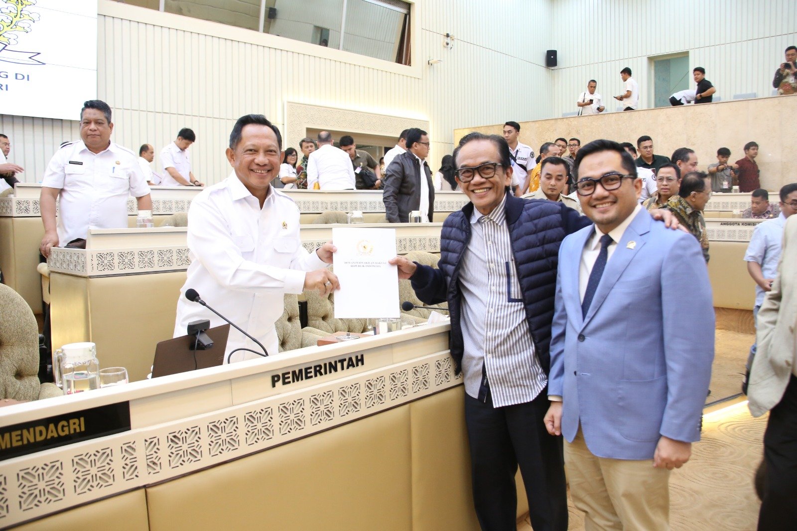 Pemerintah, DPR RI, dan Penyelenggara Pemilu Sepakat Pelantikan Kepala Daerah 6 Februari 2025