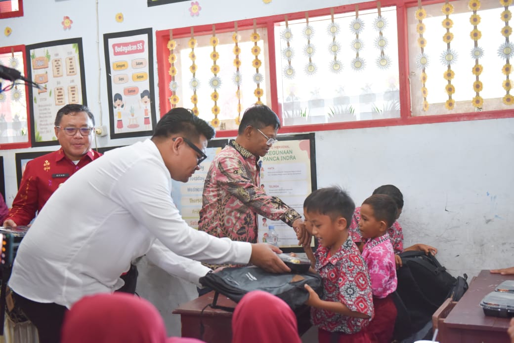 Waket MPR RI dan Gubernur Sulteng Tinjau MBG di Donggala