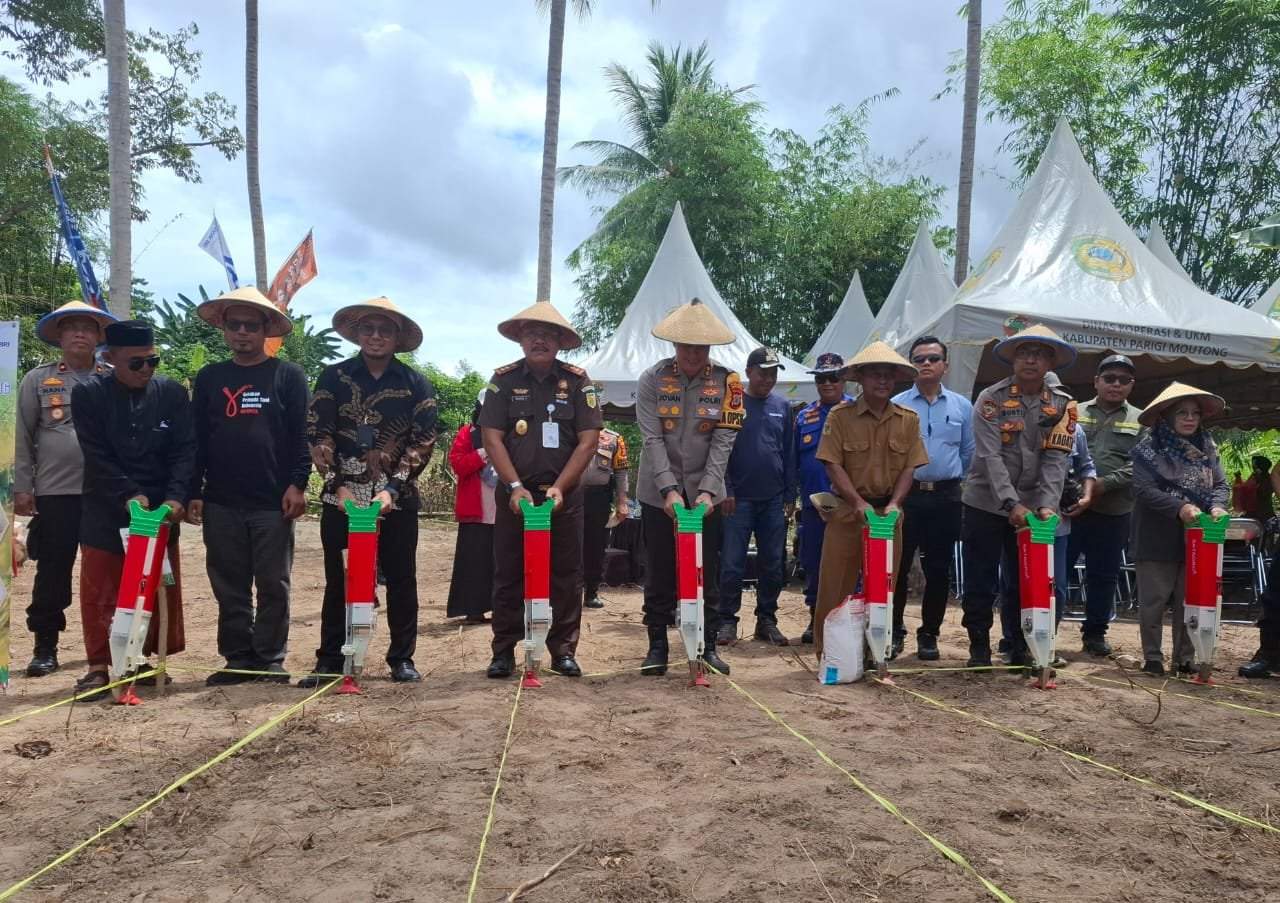 Polres-Pemda Parimo Turut Serta Tanam Jagung 1 Juta Hektare Serentak se-Indonesia