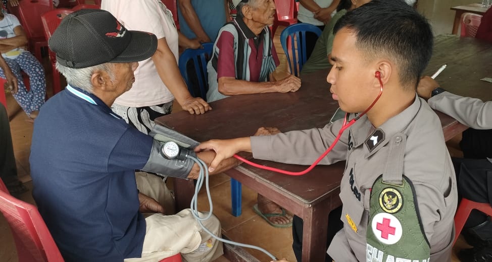 Subsatgas Dokkes Madago Raya Gelar Pelayanan Kesehatan Gratis di Poso