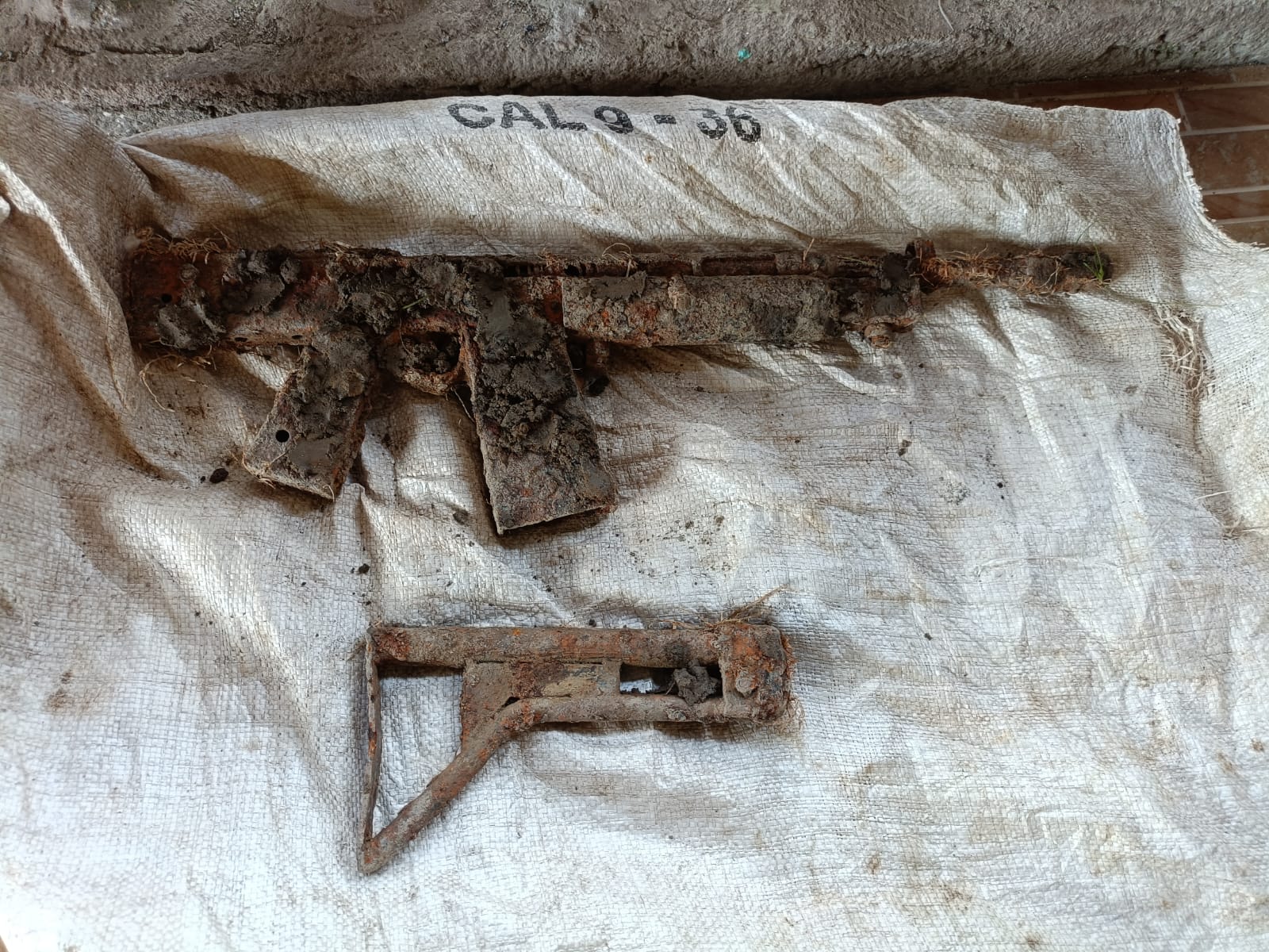 Warga Poso Temukan Senpi Rakitan saat Menanam Pisang