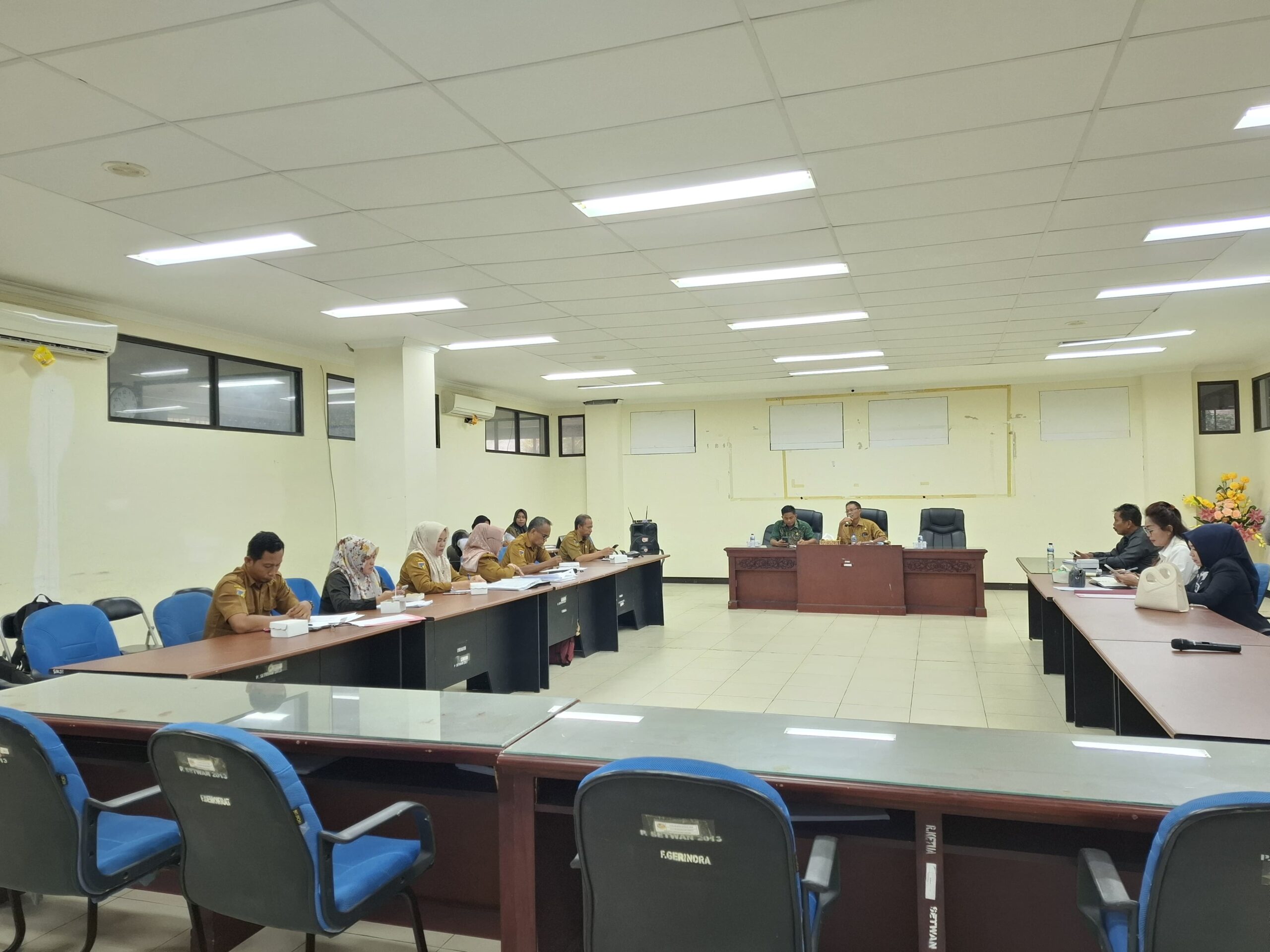 RDP Komisi II DPRD Parimo Membahas Terbitnya IPR Berlangsung Alot