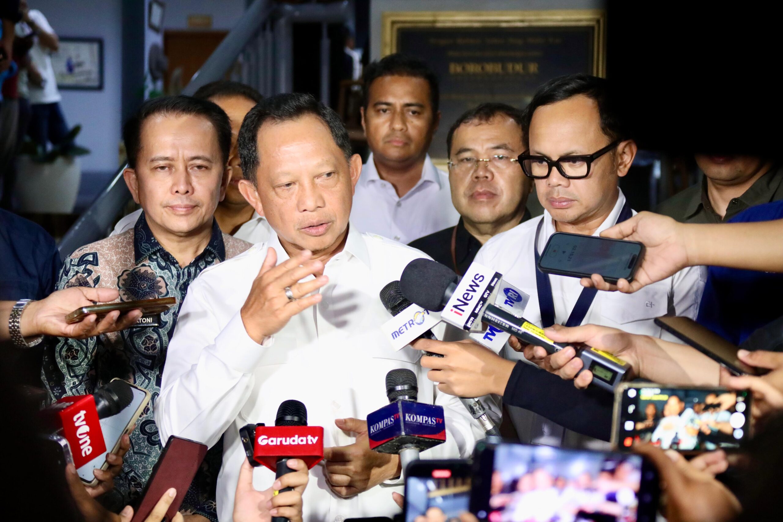 Terbitkan Surat Edaran Efisiensi Anggaran, Mendagri: Fokus pada Program Pro Rakyat Terbitkan Surat Edaran Efisiensi Anggaran, Mendagri: Fokus pada Program Pro Rakyat