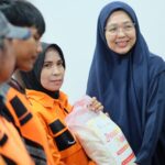 Melinda Aksa dan Permabudhi Sulsel Salurkan Sembako Bagi Petugas Kebersihan