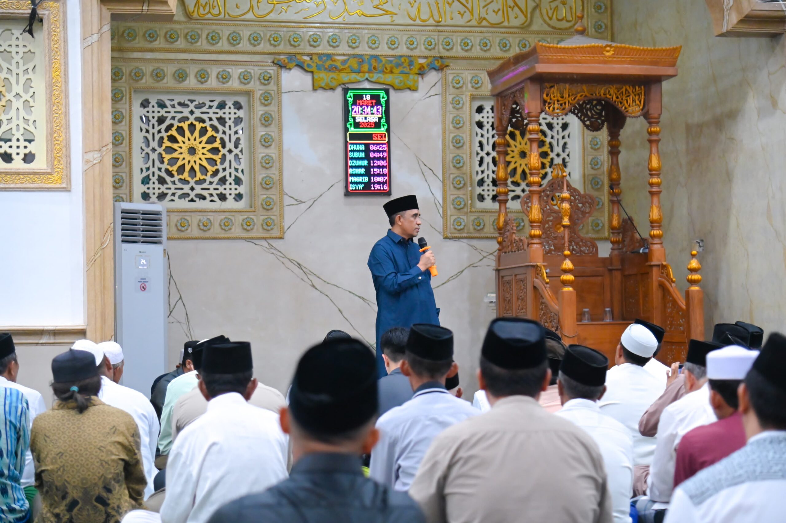 Gubernur Sulteng Memberikan Tausyiah Ramadan di Masjid Nurul Iman Morowali