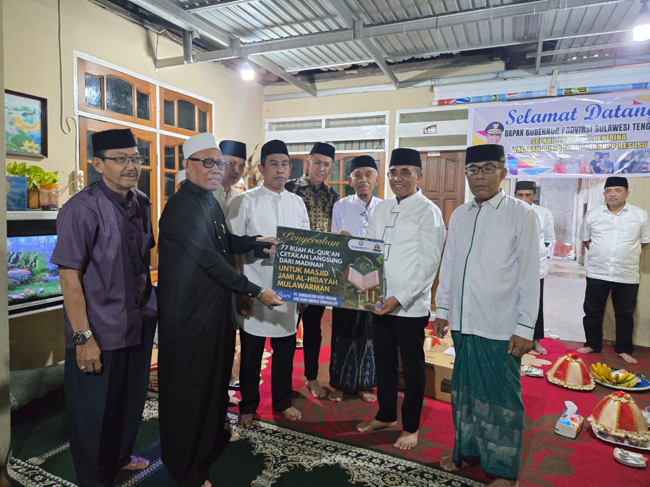 Gubernur Sulteng Terima Sumbangan 77 Mushaf Al-Qur’an Babussalam Palu