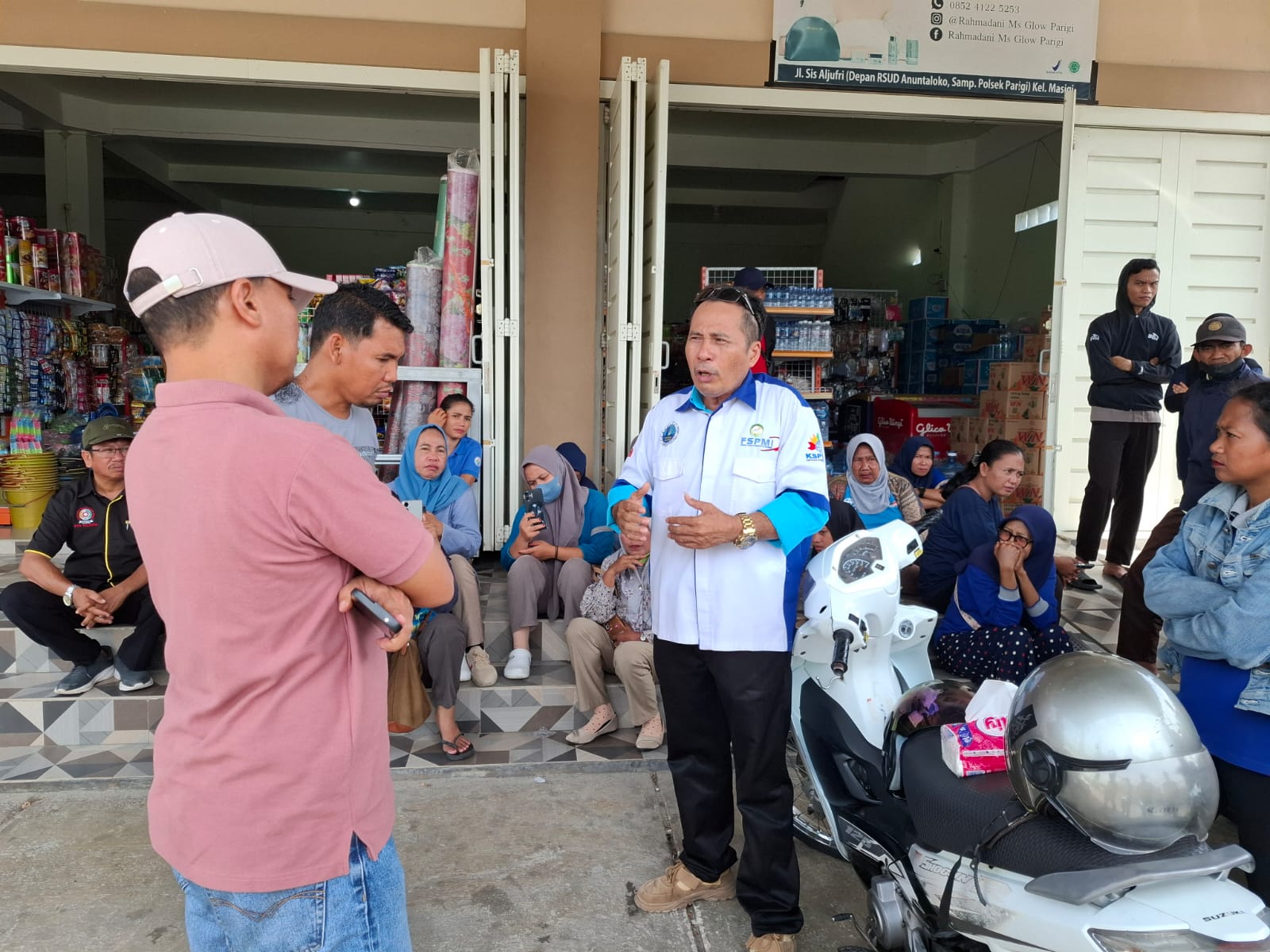 Cleaning Service RSUD Anuntaloko Parigi Gelar Aksi Mogak Kerja