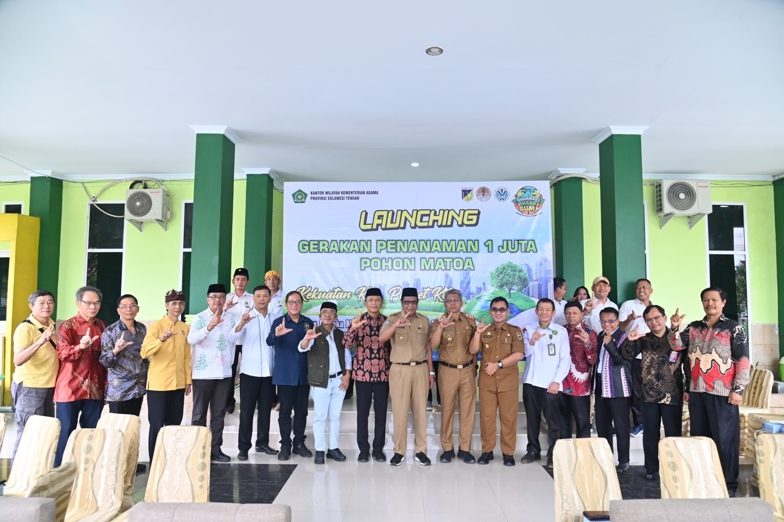 Peringati Hari Bumi 2025, Kemenag Sulteng Tanam Satu Juta Pohon Matoa