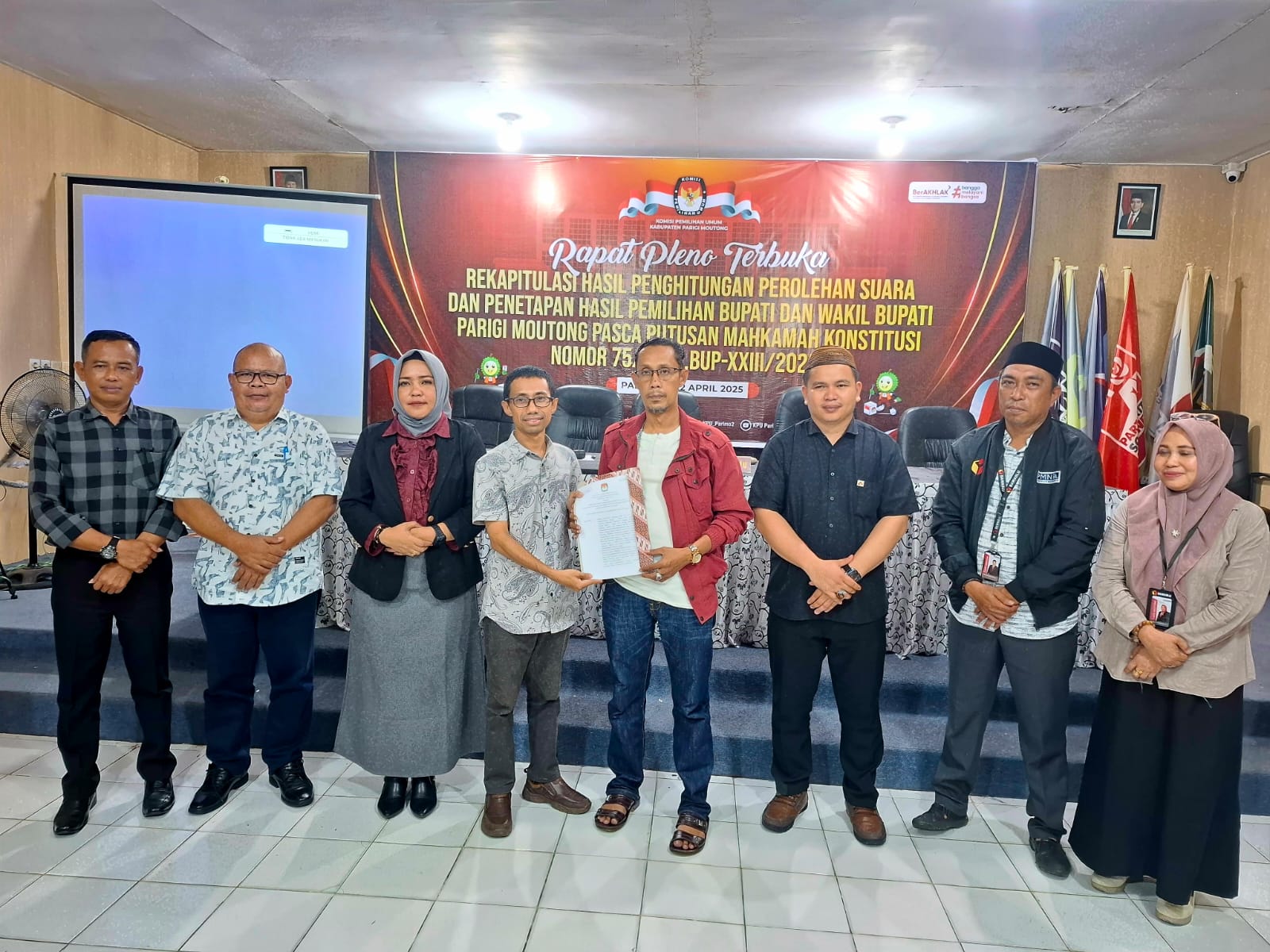 Ditetapkan KPU, Erwin-Sahid Raih 115.303 Suara di PSU Pilkada Parimo