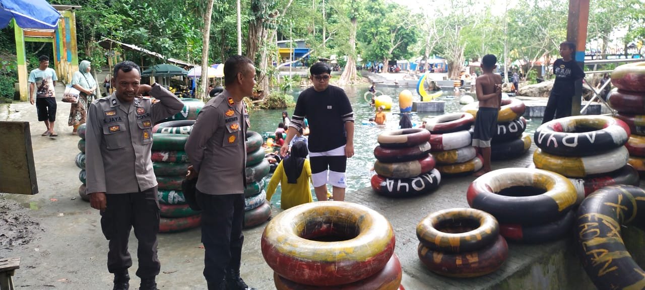 Kapolsek Ampana Kota Himbau Masyarakat Jaga Keselamatan di Tempat Wisata