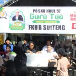 FKUB Sulteng Bagikan Ratusan Paket Makanan Gratis di Haul ke-57 Guru Tua