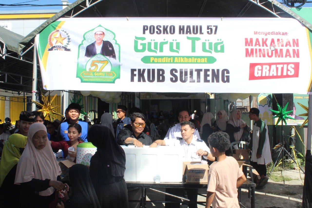 FKUB Sulteng Bagikan Ratusan Paket Makanan Gratis di Haul ke-57 Guru Tua