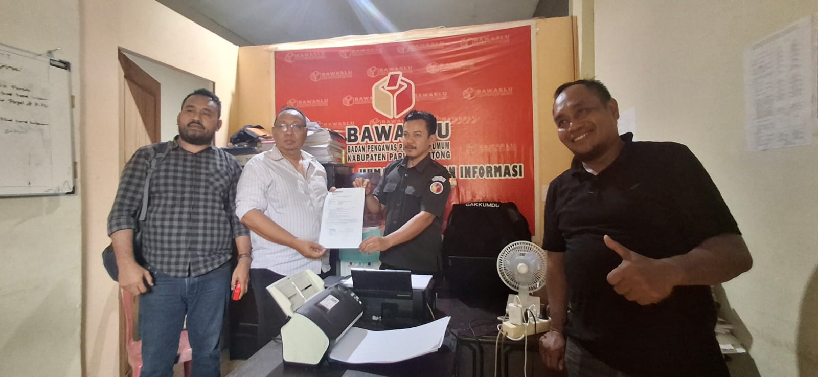 Dinilai Tidak Konsisten, KPU Dilaporkan ke Bawaslu Parimo