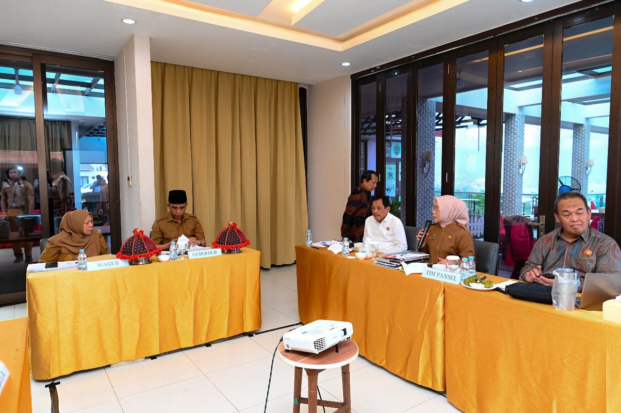 Gubernur Sulteng Wawancarai Langsung Pejabat dalam Uji Kompetensi dan Evaluasi Kinerja