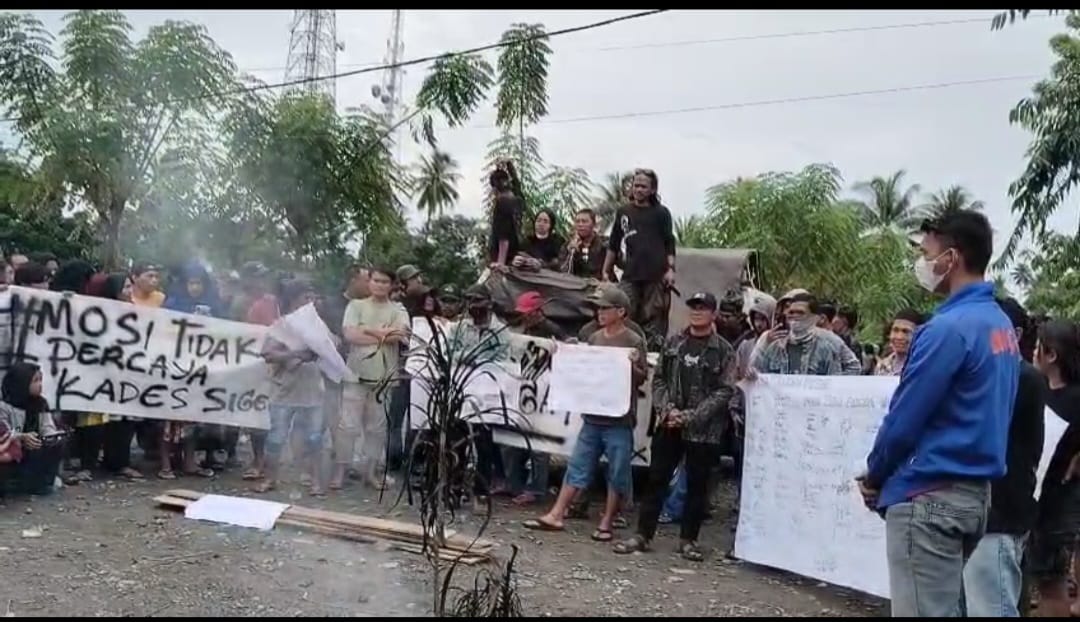 Komisi I DPRD Parimo Mediasi Polemik Antara Warga dan Kades Sigenti