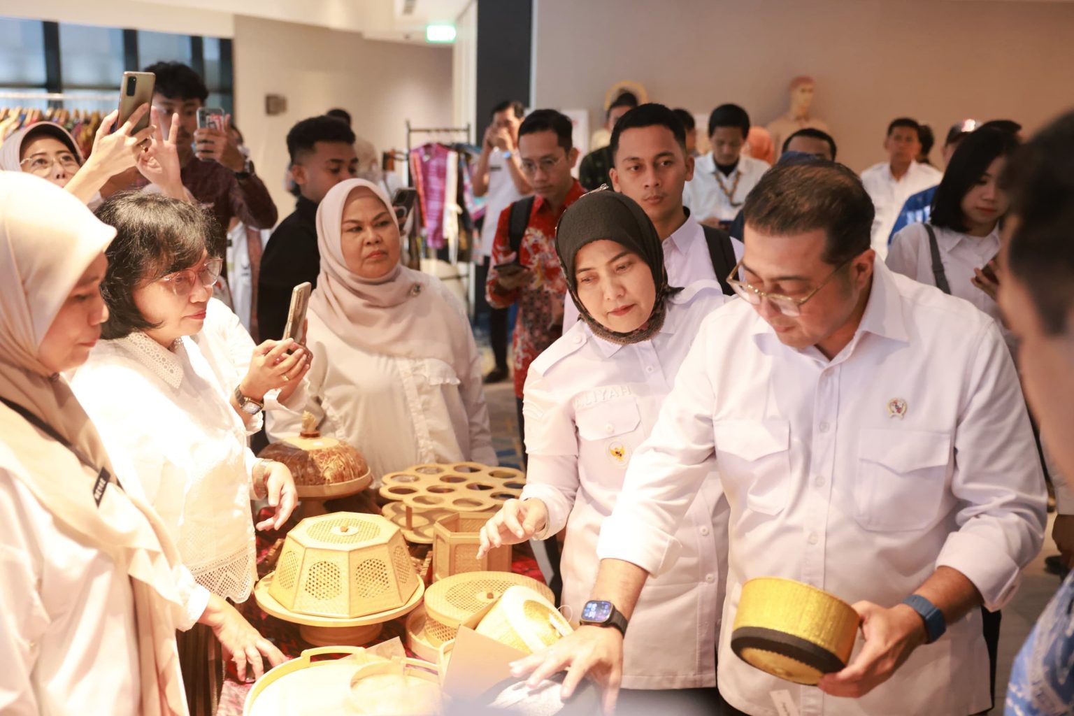 Menekraf Teuku Riefky Hadiri Creators Lab Emak-Emak Matic di Makassar