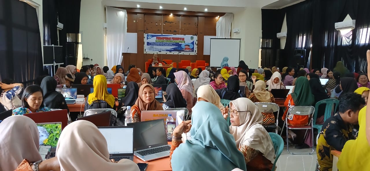 Kepsek dan Guru PAUD Dapat Pendampingan Penginputan IKM di Parimo