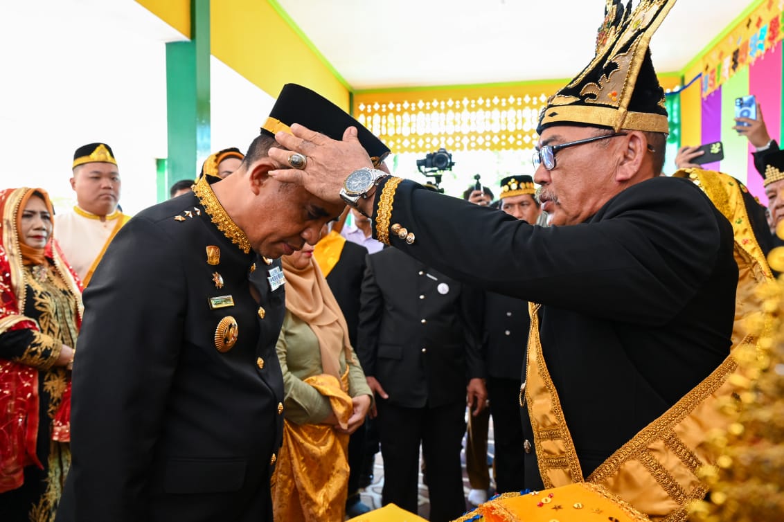 Gubernur dan Wagub Sulteng Dianugerahi Gelar Adat Tao Doka